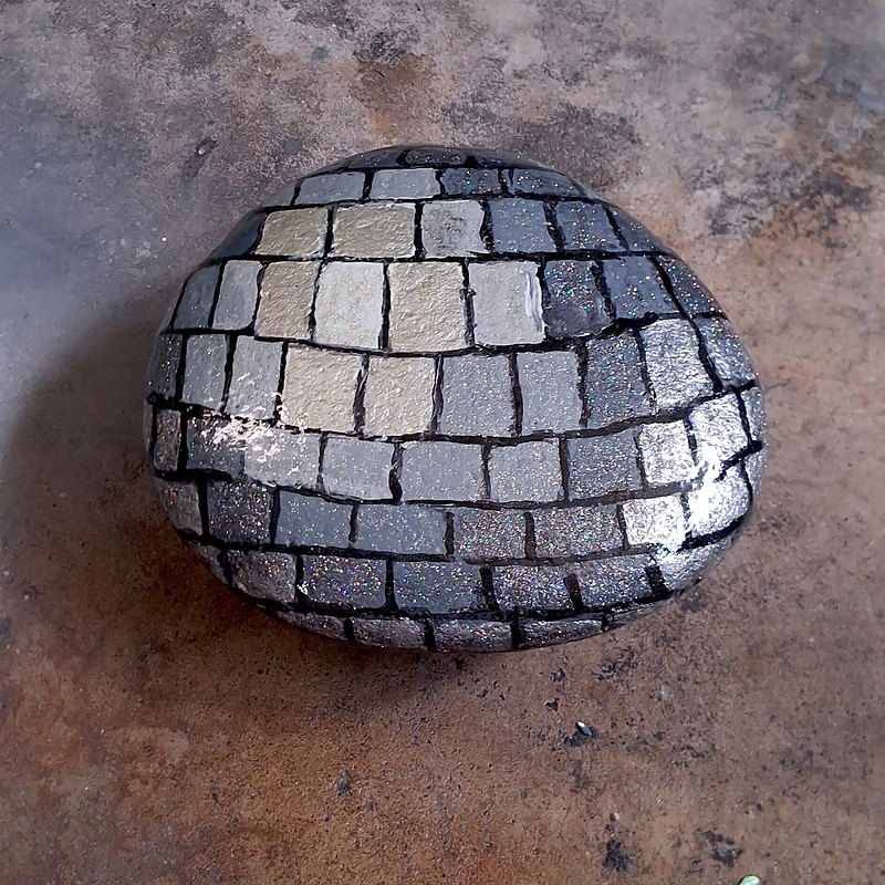 Disco Armadillo — acrylic on stone